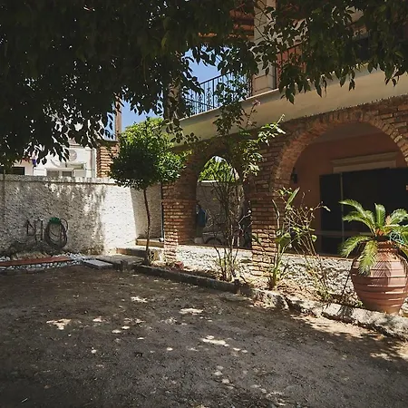 The Guund House Xanthatai